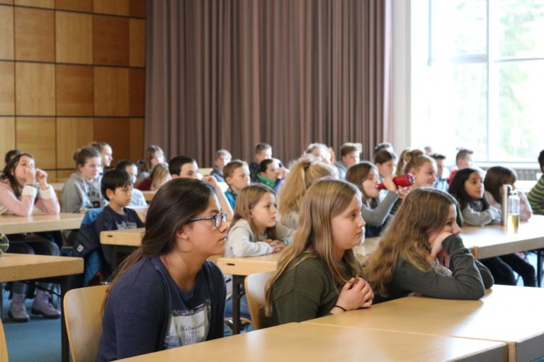 zuschauer 75d08 768x512