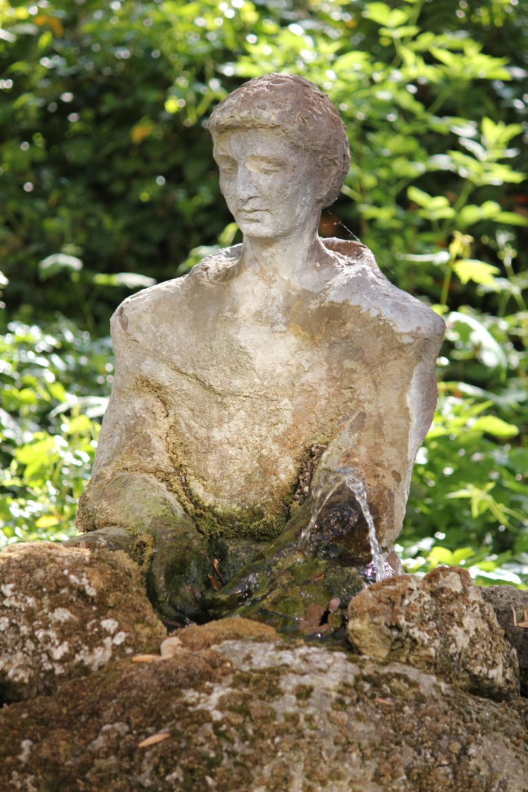 Franziskus Brunnen 2 768x1152