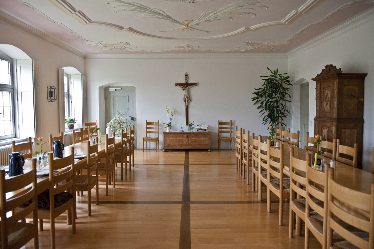 g-stehaus-abtei-obersch-nenfeld-klosterportal