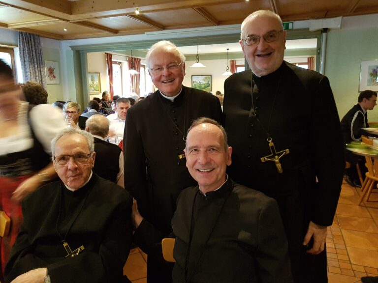 Pater Loeffer Jubilaeum 22.12.18 Bild 4 768x576