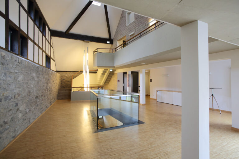 Haus Klara Kloster Oberzell moderne Architektur 768x512