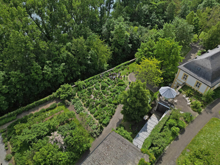 Kraeutergarten Bistum Wuerzburg 1 768x576