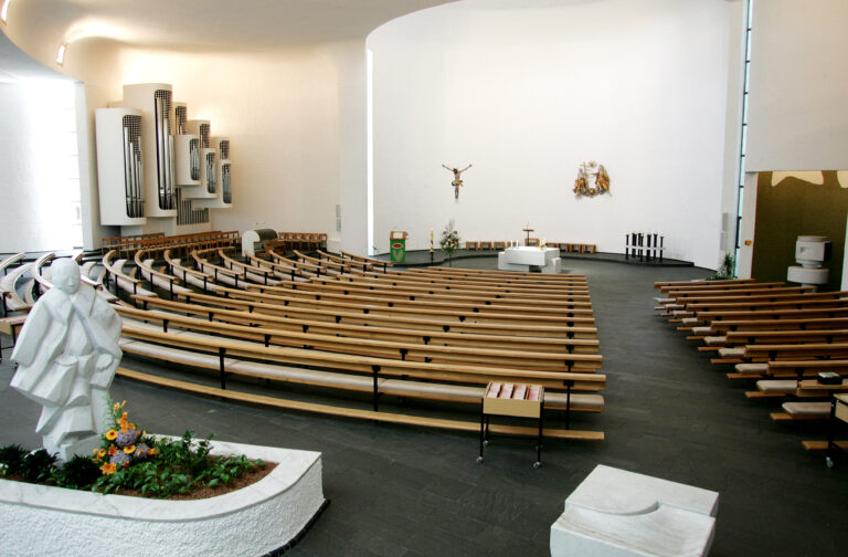 VinzenzKirche01 768x504